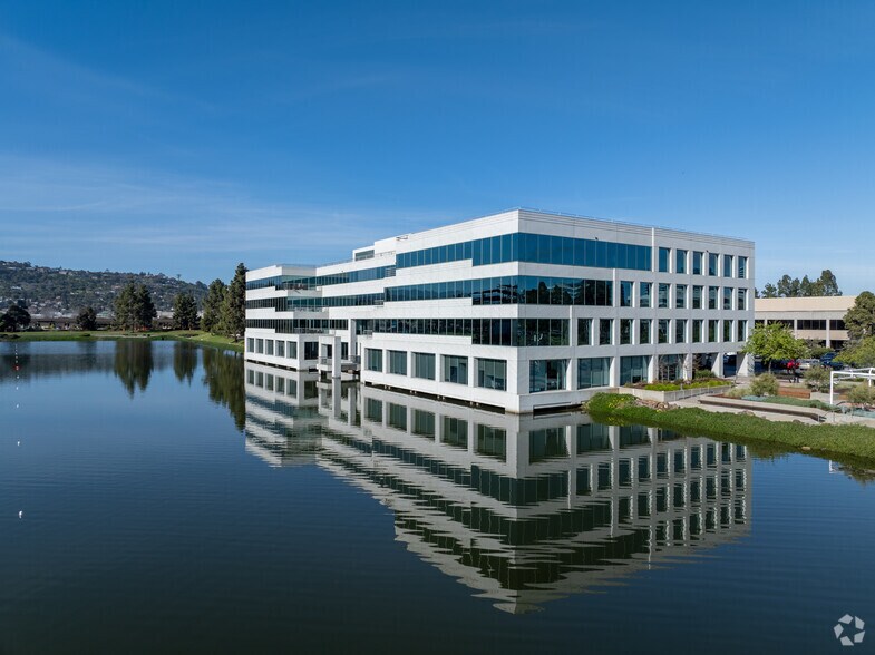 More Photos Of 3 Lagoon Dr, Redwood City Office For Lease