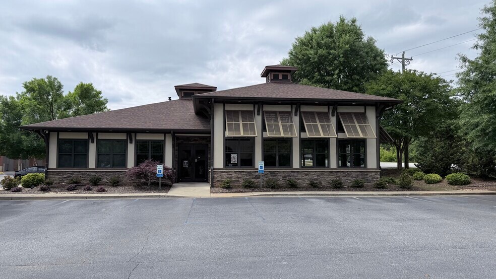 More Photos Of 912 S Batesville Rd, Greer Restaurant For Lease