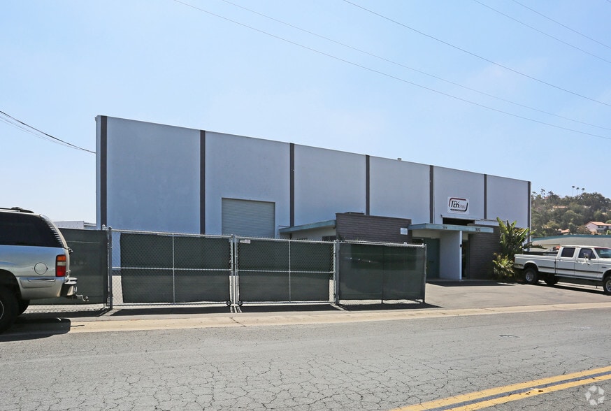 More Photos Of 302-304 Via Del Norte, Oceanside Warehouse For Lease