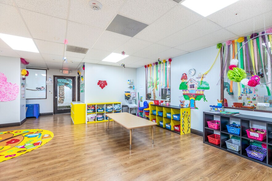 More Photos Of 25 SW 9th St, Miami Office Residential For Sale