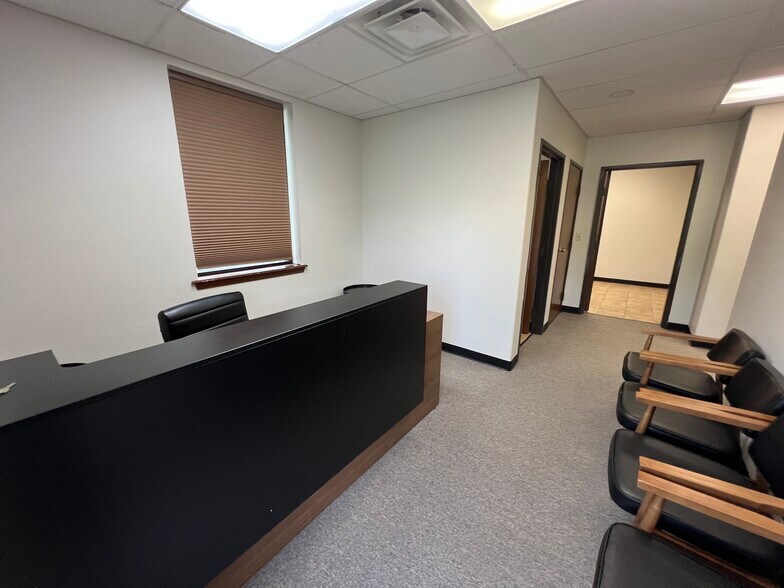 More Photos Of 918 W Choctaw St, Tahlequah Self Storage For Lease