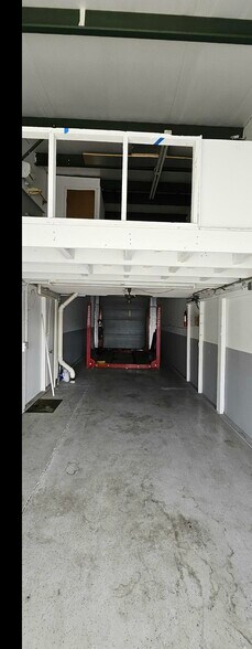 More Photos Of 1133 Industrial Blvd, Naples Manufacturing For Lease