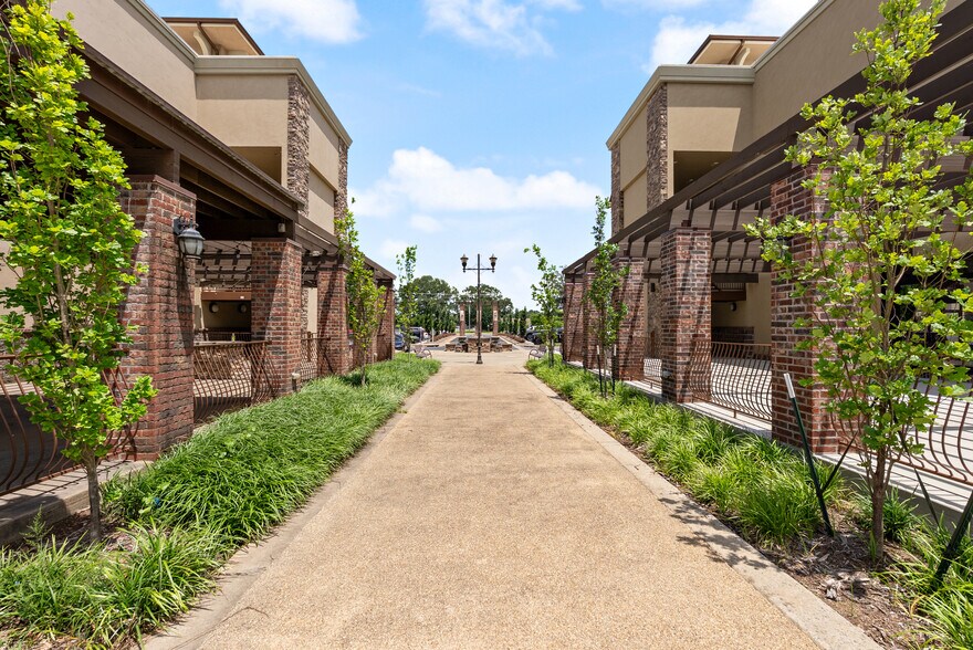 More Photos Of 2235 Dave Ward Dr, Conway Storefront Retail Office For Lease