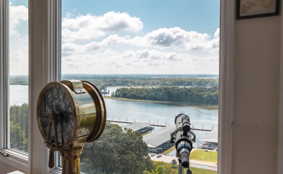 More Photos Of 1 Tara Point, Grafton Hotel For Sale