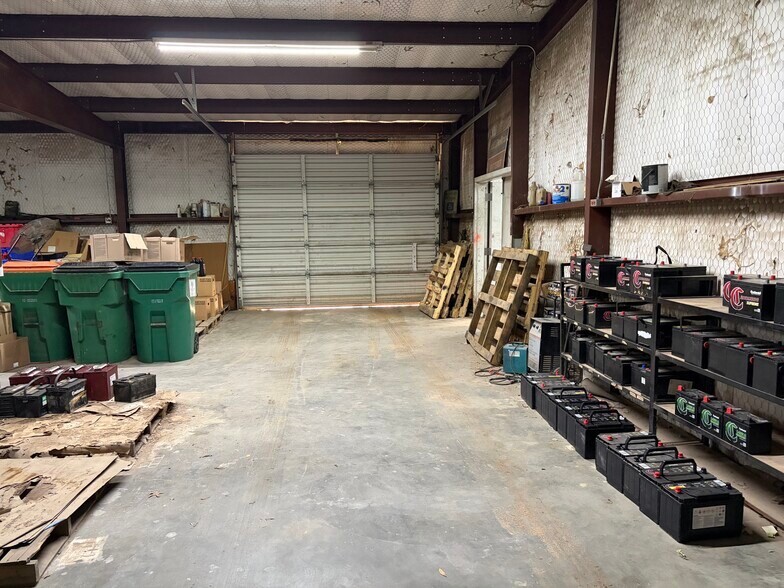 More Photos Of 601 W Lacy St, Palestine General Retail For Sale