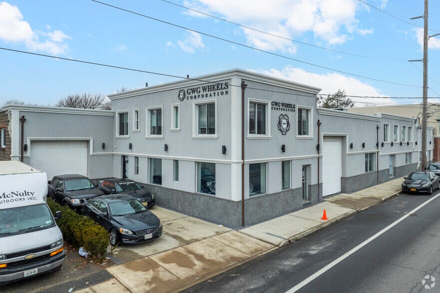 Primary Photo Of 115 Lakeville Rd, New Hyde Park Industrial For Lease