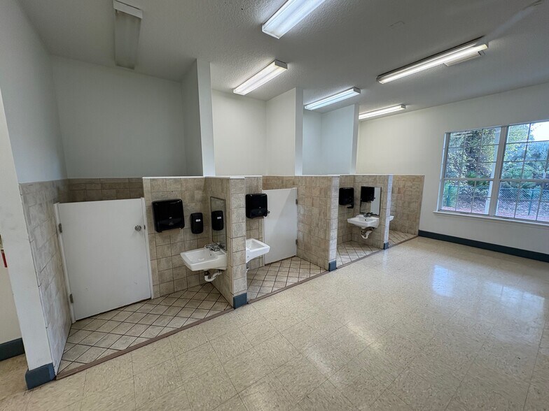 More Photos Of 1986 Citrona Dr, Fernandina Beach Daycare Center For Sale