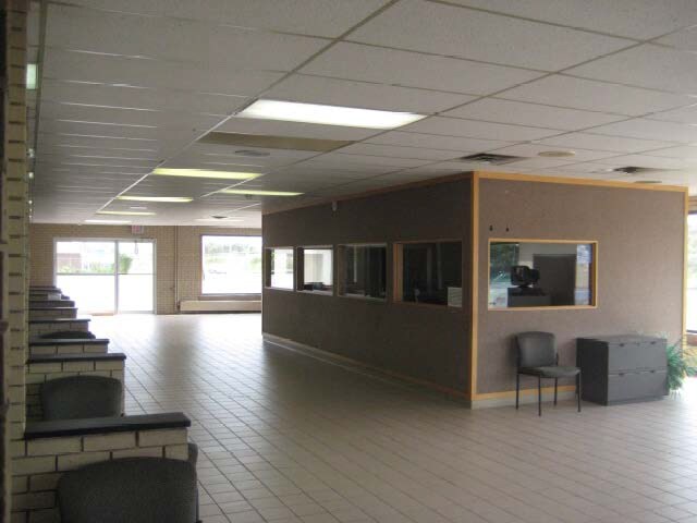 More Photos Of 7019 E Dominick St, Rome Auto Dealership For Lease
