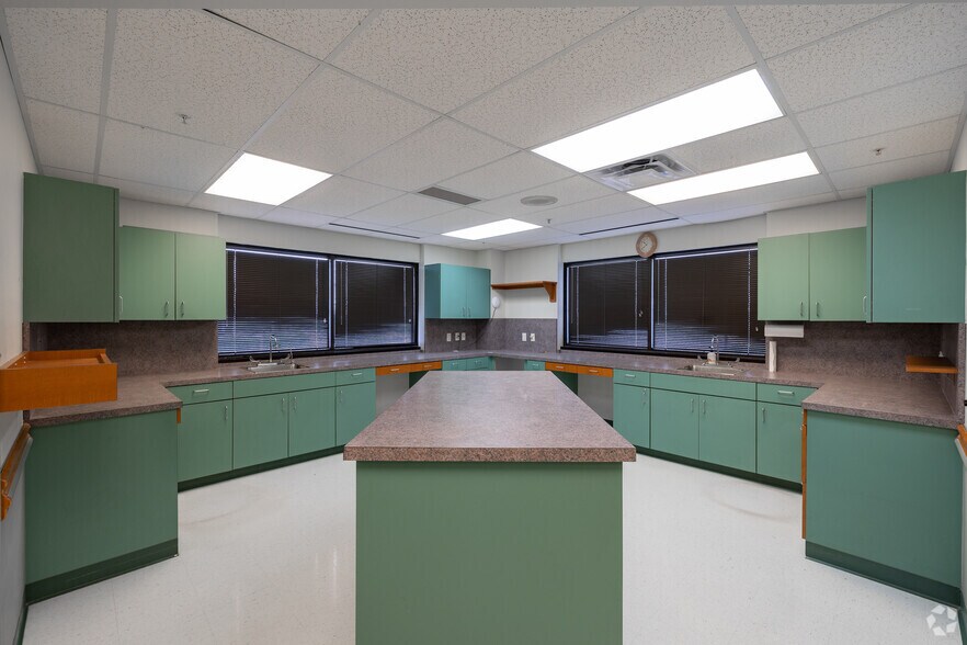 More Photos Of 1602 Rock Prairie Rd, College Station Medical For Lease
