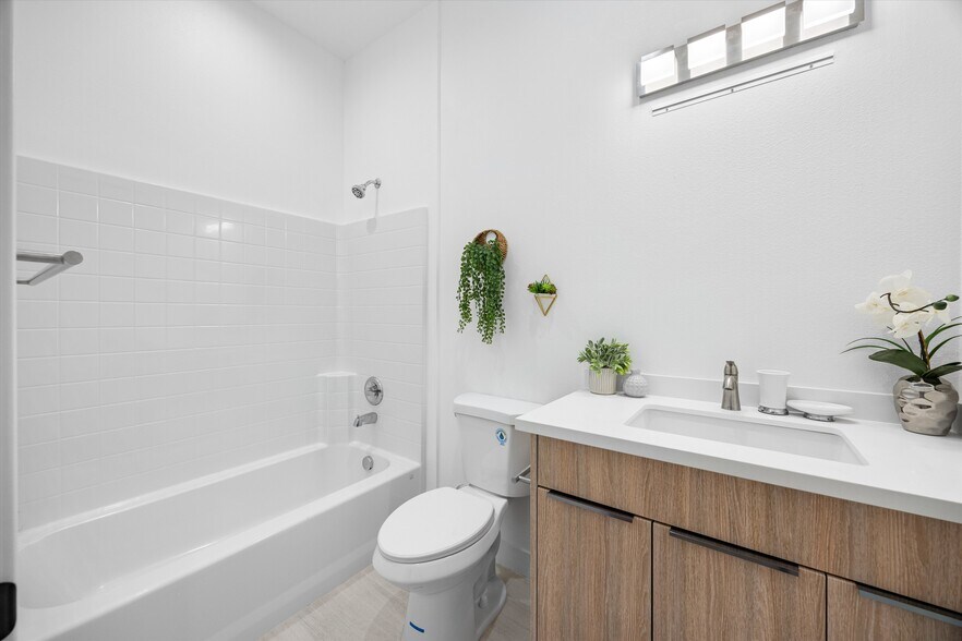 More Photos Of 13857 Leffingwell Rd, Whittier Apartments For Sale