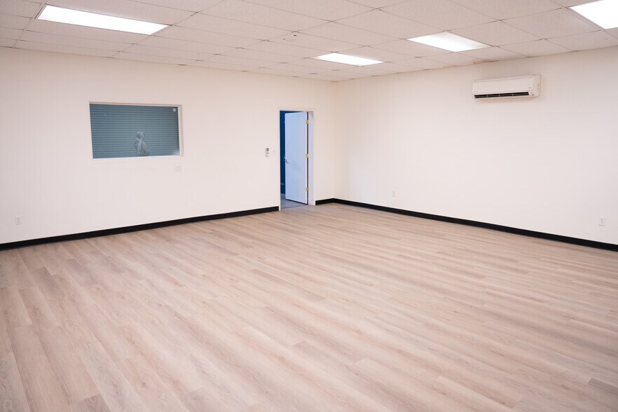 More Photos Of 1568 N Woodrow Ave, Fresno Warehouse For Lease