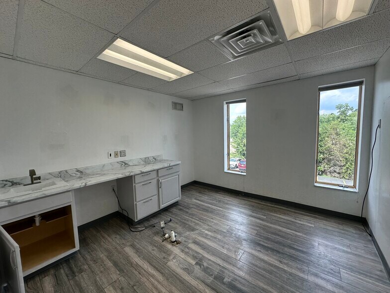 More Photos Of 2526 Monroeville Blvd, Monroeville Medical For Lease