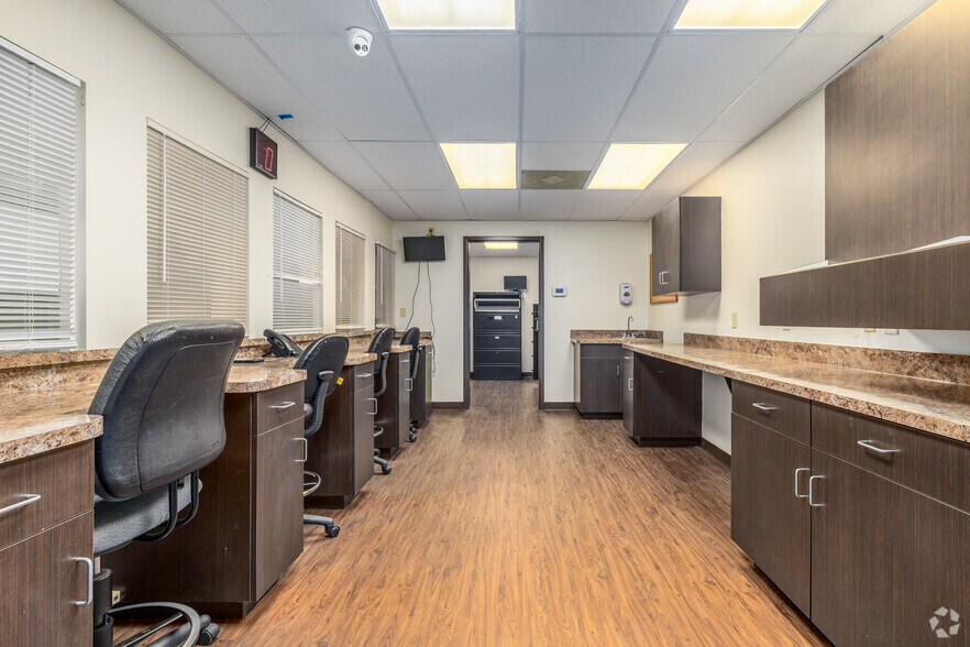 More Photos Of 3901 Carmichael Ave, Jacksonville Medical For Sale