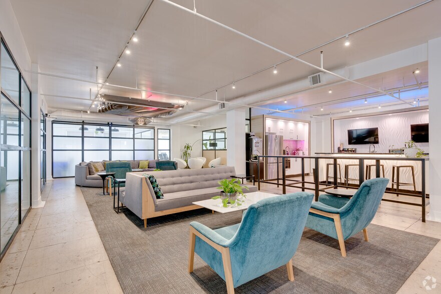 More Photos Of 521-527 W 7th St, Los Angeles Coworking Space