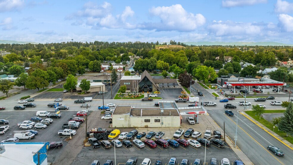 More Photos Of 196 3rd Avenue East N, Kalispell Service Station For Sale