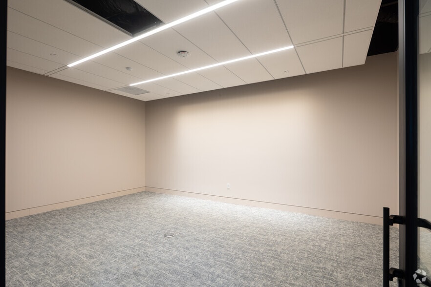 More Photos Of 200 E Baker St, Costa Mesa Loft Creative Space For Sale