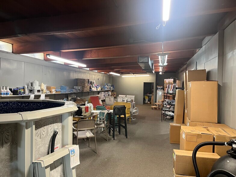 More Photos Of 201 N Fruitland St, Kennewick Industrial For Sale