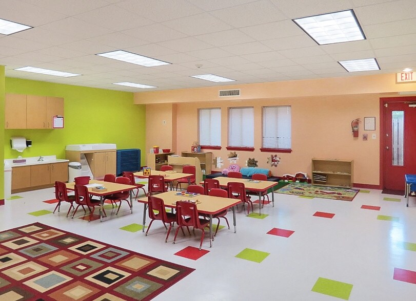 More Photos Of 83 Sugarland Run Dr, Sterling Daycare Center For Lease