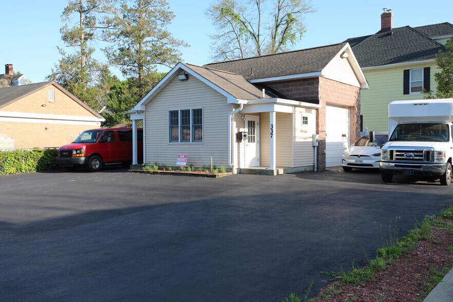 More Photos Of 337 Broadway, Kingston Freestanding For Sale