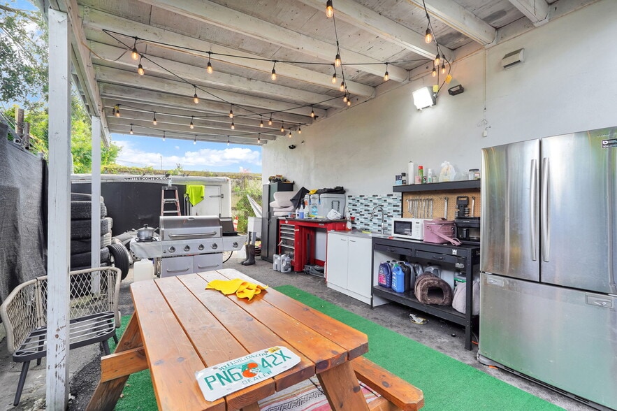 More Photos Of 9621 NW 27th Ave, Miami Office For Sale