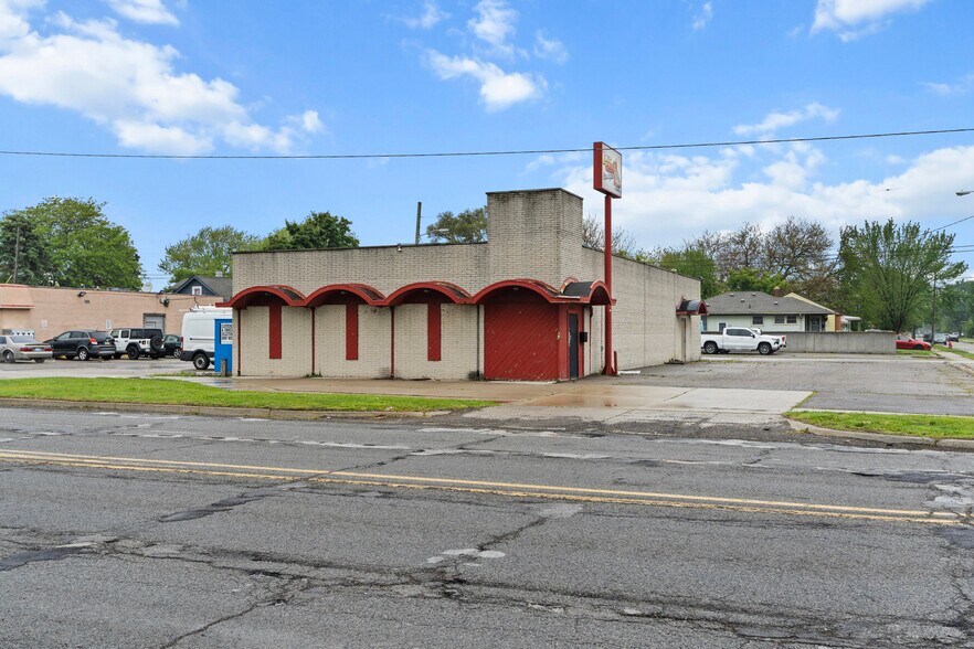 More Photos Of 15163 E 10 Mile Rd, Eastpointe Freestanding For Sale