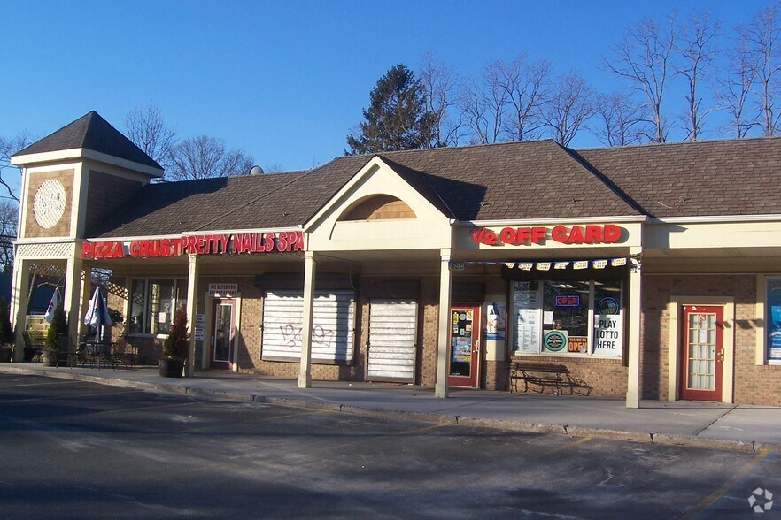 More Photos Of 1699 Middle Country Rd, Ridge Unknown For Lease