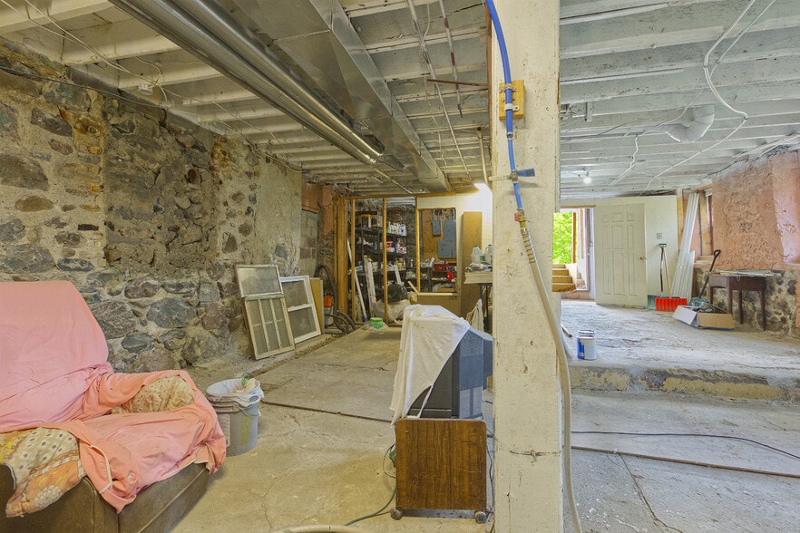 More Photos Of 111-121 Main Ave W, Winsted Storefront Retail Residential For Sale