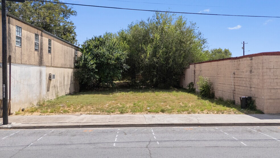 More Photos Of 375 W Robertson St, San Benito Light Manufacturing For Sale