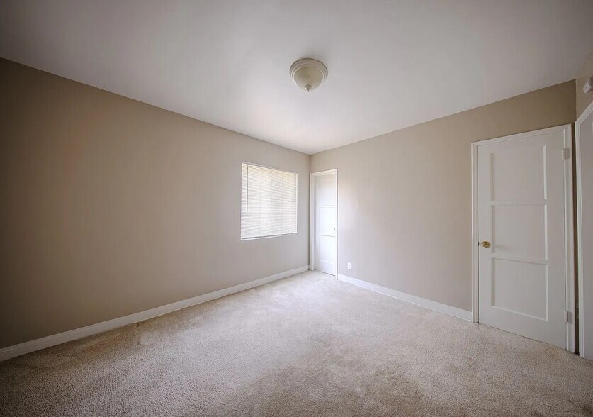 More Photos Of 1885-1887 Locust Ave, Long Beach Apartments For Sale