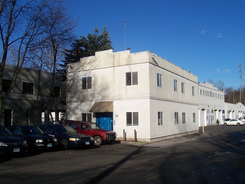 More Photos Of 130 Lenox Ave, Stamford Warehouse For Sale