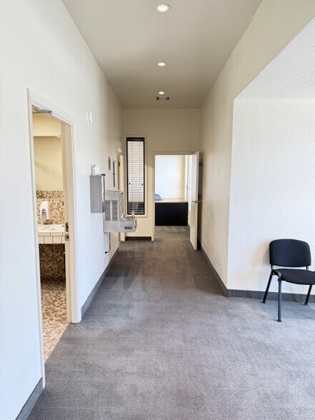 More Photos Of 4651 Quail Lakes Dr, Stockton Office For Lease