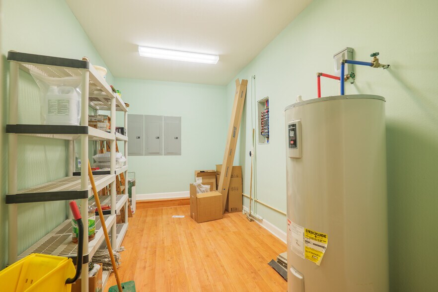 More Photos Of 450 W Highway 64, Lakeland Warehouse For Lease