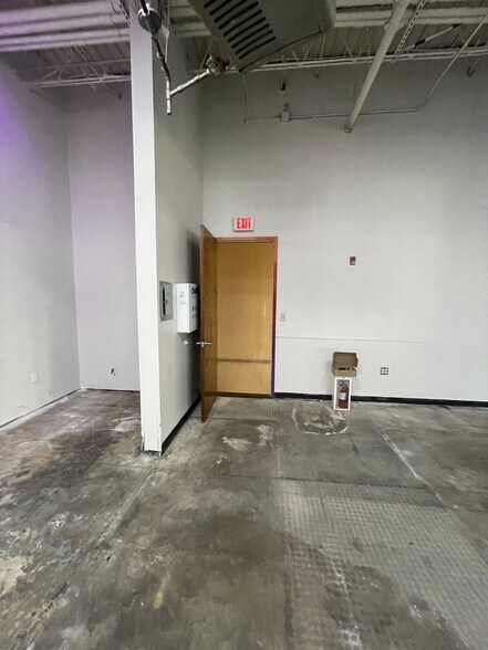 More Photos Of 1341 Hughes Ford Rd, Frederick Light Manufacturing For Lease