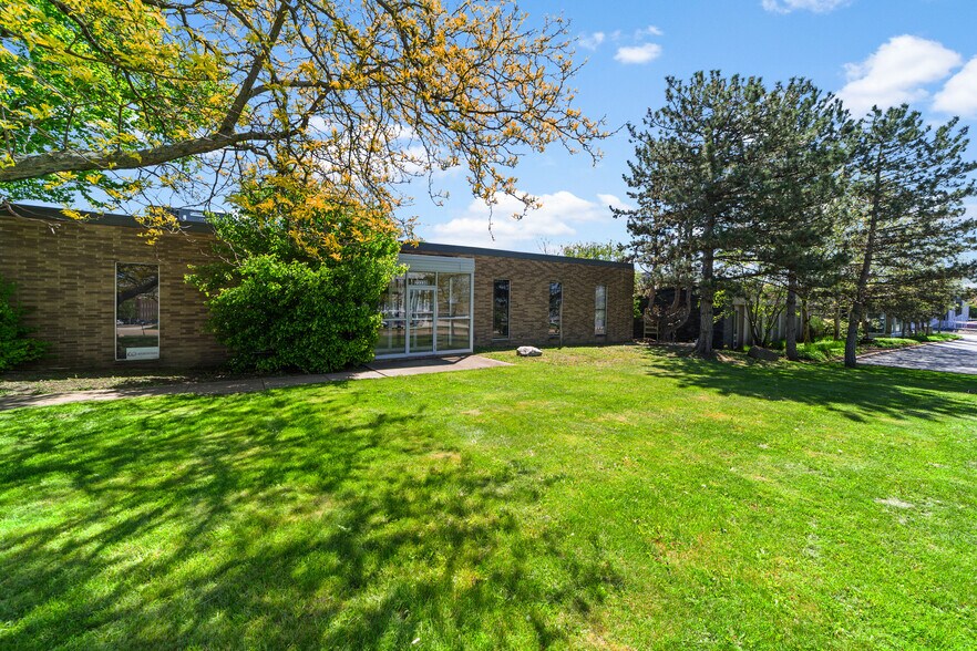 More Photos Of 23330 Commerce Park, Beachwood Office For Sale