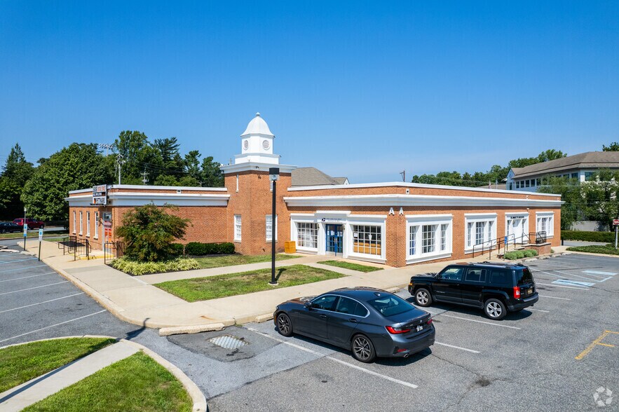 More Photos Of 3801 Kennett Pike, Greenville Unknown For Lease