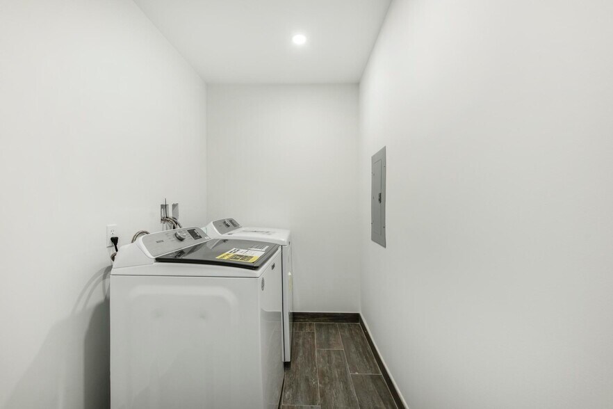 More Photos Of 10370 SW 24th St, Miami Apartments For Sale