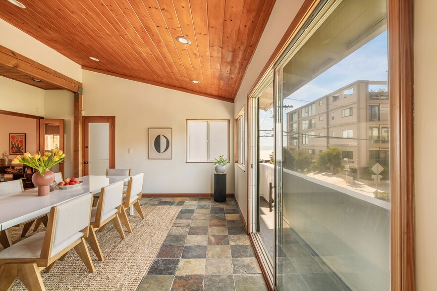 More Photos Of 16 Spinnaker St, Marina Del Rey Multifamily For Sale