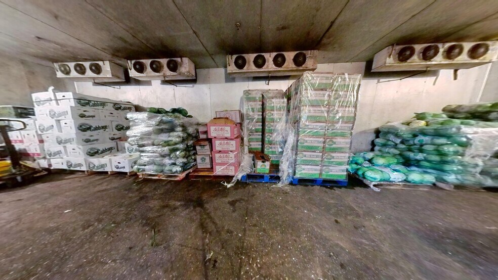 More Photos Of 275 Boerum St, Brooklyn Warehouse For Sale