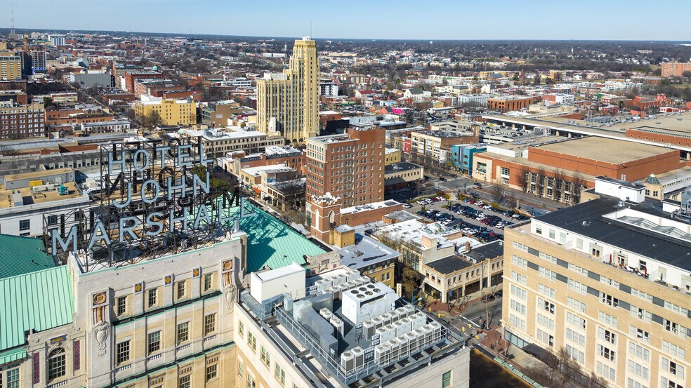 More Photos Of 424 E Grace St, Richmond Bank For Lease