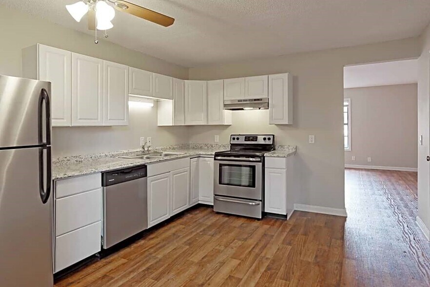 More Photos Of 324 Walton Ferry Rd, Hendersonville Apartments For Sale