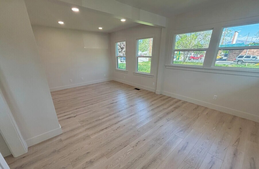 More Photos Of 3113 W Overland Rd, Boise Office For Sale