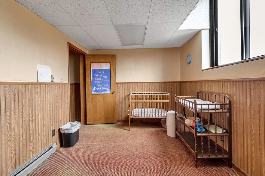 More Photos Of 646 Cayuga Dr, Niagara Falls Religious Facility For Sale