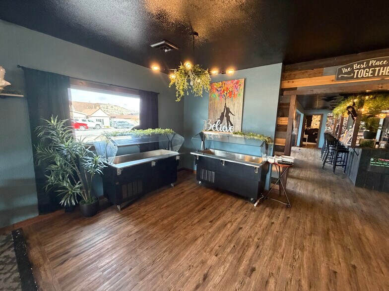 More Photos Of 1111 E Park Ave, Anaconda Restaurant For Sale