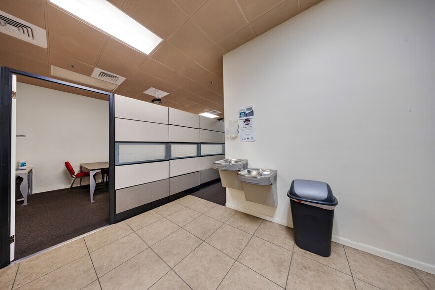 More Photos Of 2860 W State Road 84, Fort Lauderdale Office For Sale