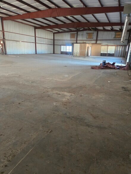 More Photos Of 4780 US Highway 111, Brawley Warehouse For Lease