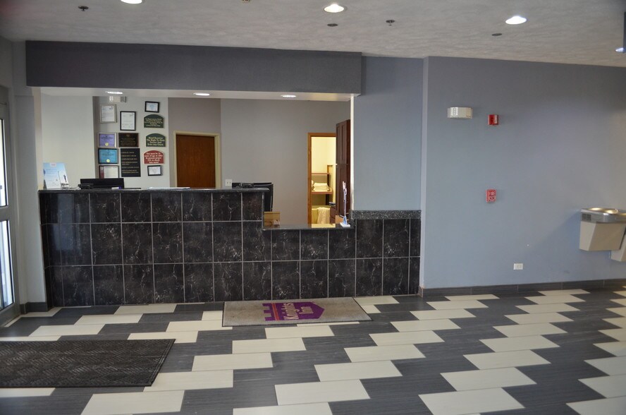 More Photos Of 12808 S Ashland Ave, Calumet Park Hotel For Sale