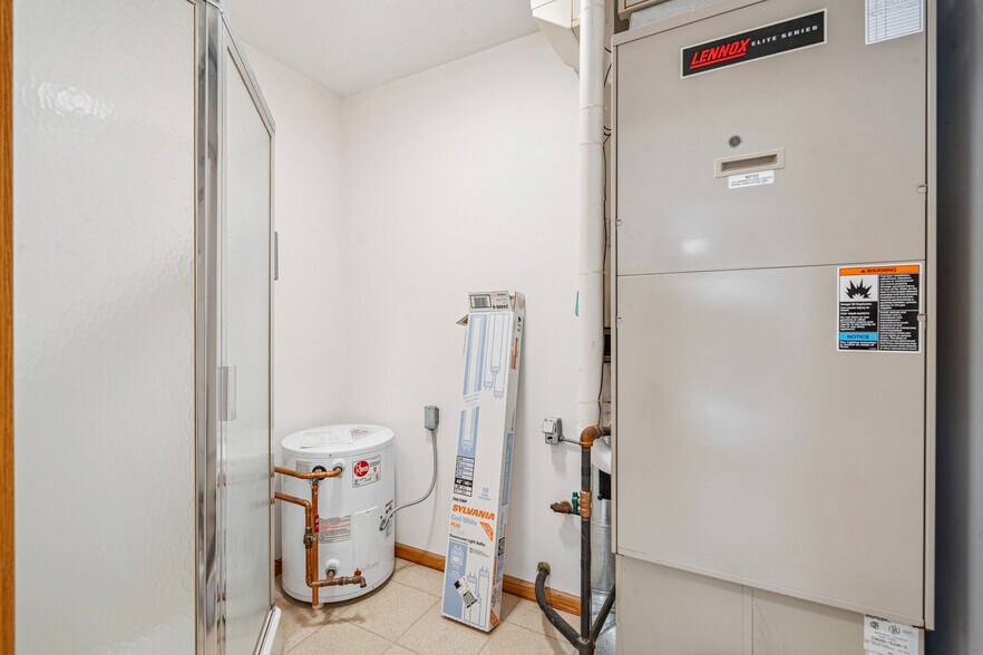 More Photos Of 219 N Canal St, Annawan Office For Sale