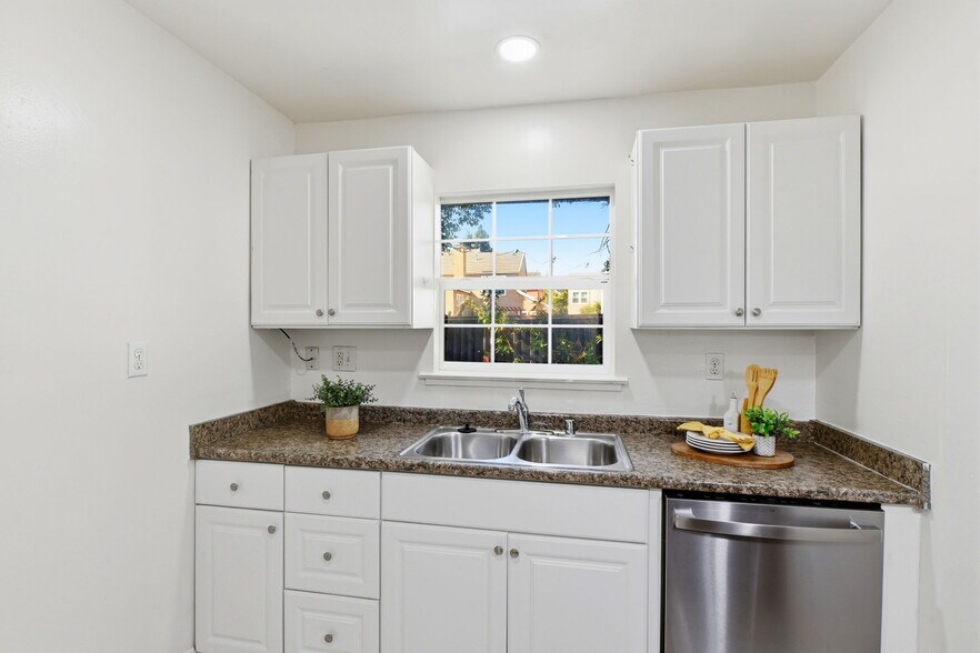 More Photos Of 2115 University Ave, Mountain View Multifamily For Sale