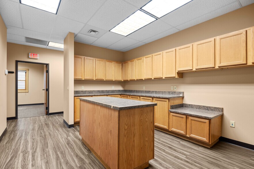 More Photos Of 102 Cooperative Way, Kalispell Office For Sale