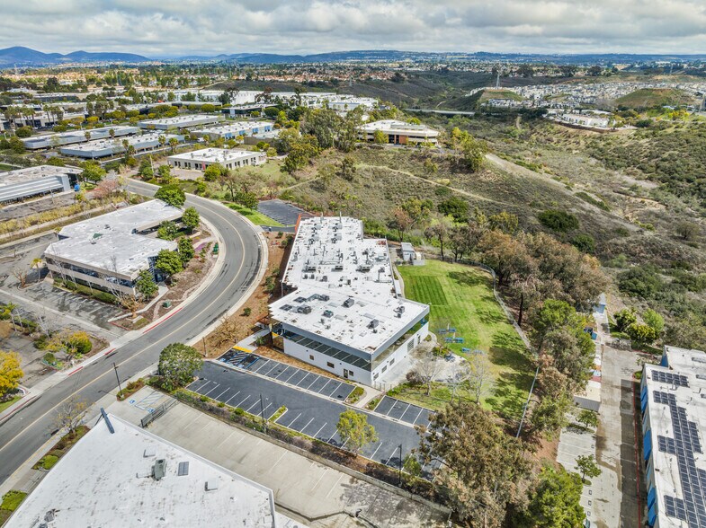 More Photos Of 9955 Mesa Rim Rd, San Diego Light Manufacturing For Lease